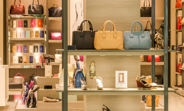 Come sopravvivere agli e-commerce reinventando lo store tradizionale